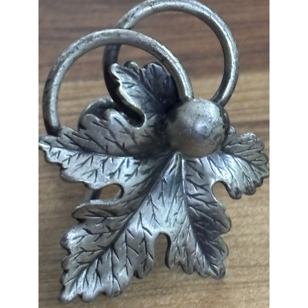 Vintage Sterling Silver Screwback Leaf Earrings - Picture 2 of 9